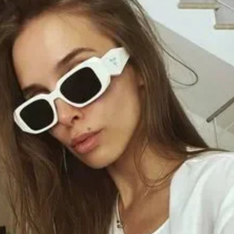 عینک آفتابی زنانه سفید پرادا سه بعدی